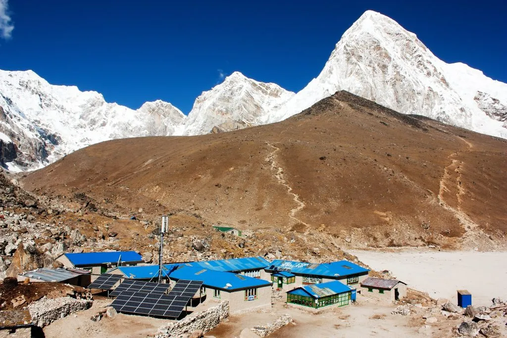 Byn Gorak Shep och utsiktspunkten Kala Patthar på Everest